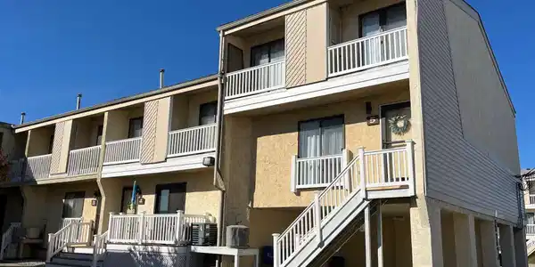 610 W Burk Avenue