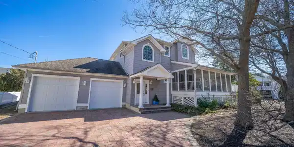 3202 Shore Drive