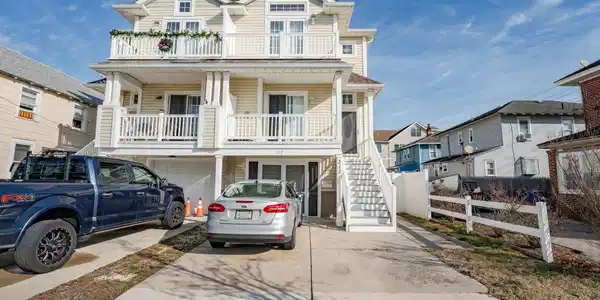 313 W Andrews Avenue