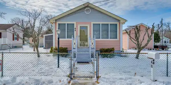 48 Spruce Avenue