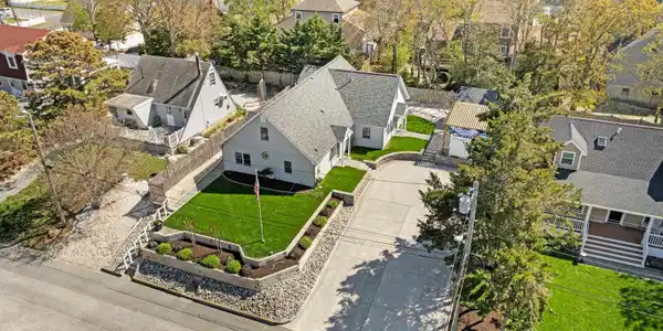 14 Pinewood Road