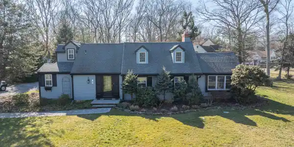 5 Heritage Drive