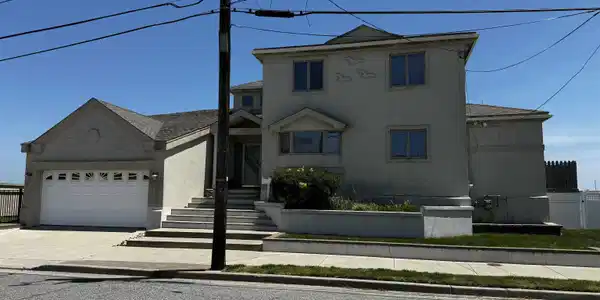 761 W Poplar Avenue