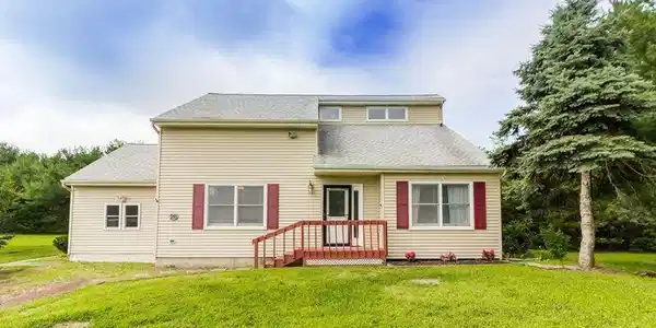26 Cardinal Drive