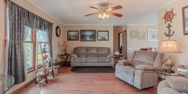 732 Seashore Road