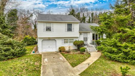 214 W Vineyard Court