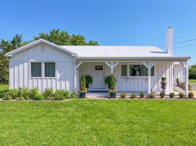 569 New England Road