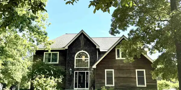 416 Hand Avenue