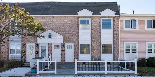 124 Seaspray Court