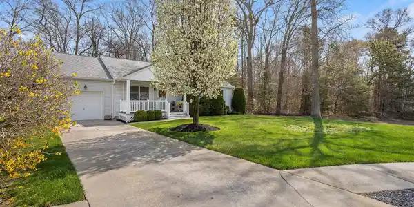6 Merganser Court