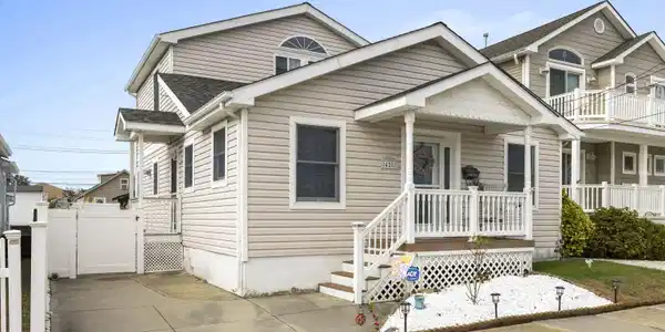 428 W Pine Avenue