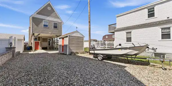 424 W 17th Avenue