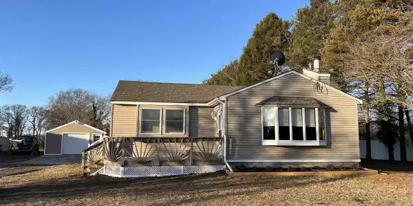 752 Academy Road