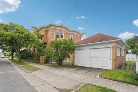 102 S Derby Avenue