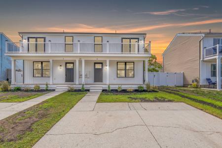 702 Lagoon Boulevard