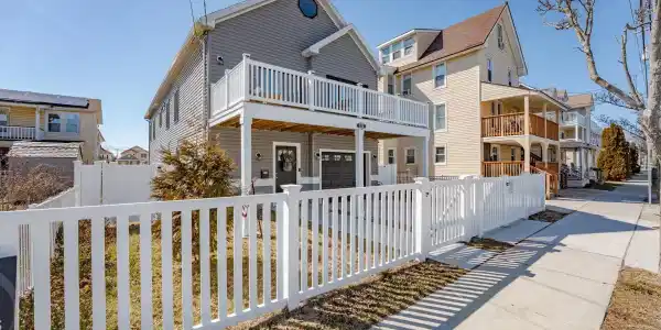 132 E Hand Avenue