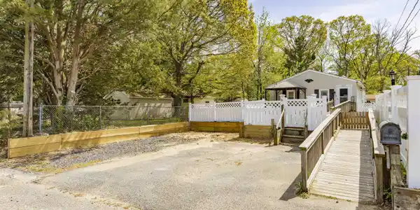 220 Caroline Avenue