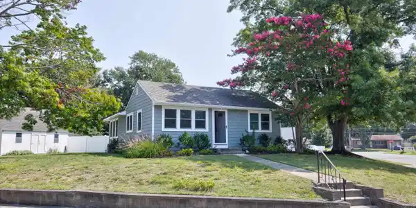 305 Scott Avenue
