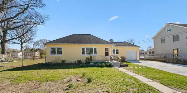 110 W Wilde Avenue