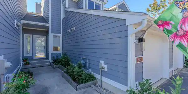 602 Saint James Place