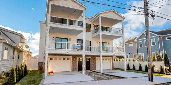130 W Lavender Road