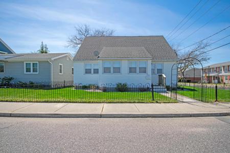 810 St. John Street