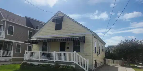 114 E Denver Avenue
