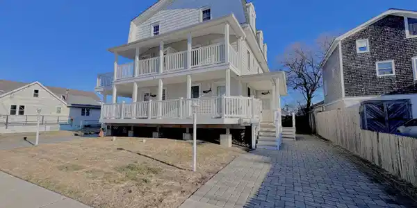 409 W Oak Avenue