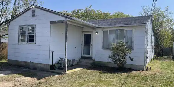 486 Beach Avenue