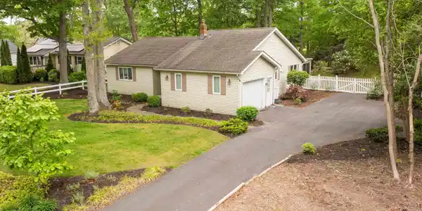 207 Davis Road