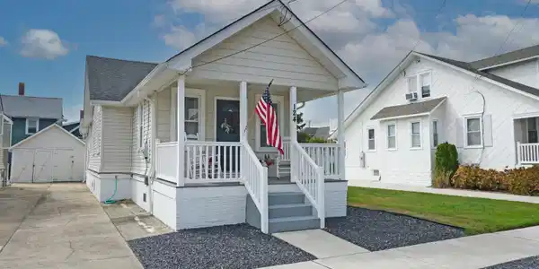 124 W Lavender Road