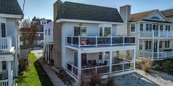 812 Brighton Place