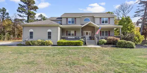 17 Holly Knoll Drive