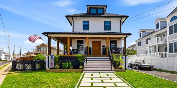 225 W Lavender Road