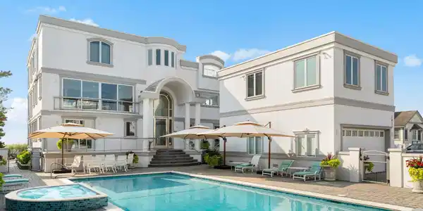 5878 Ocean Drive