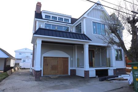 302 E Hollywood Avenue