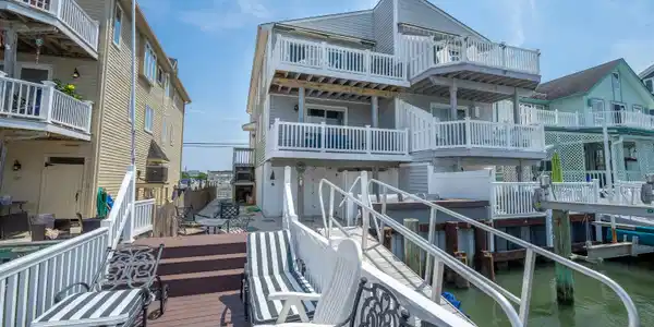 2048 Ocean Drive