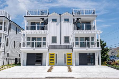 143 E Austin Avenue