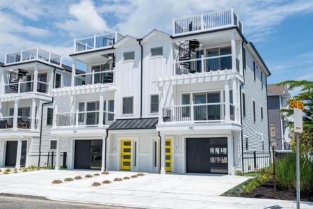 143 E Austin Avenue