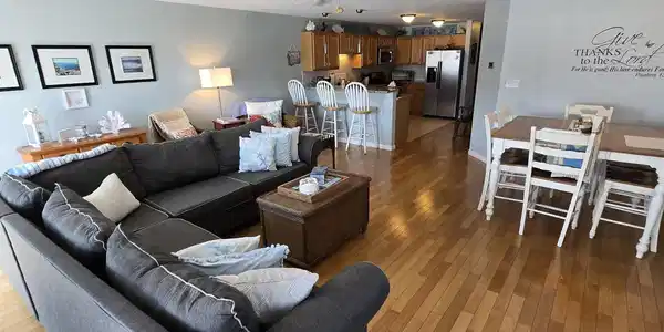 Image 1: Living Room