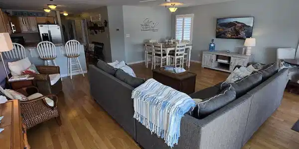 Image 2: Living Room