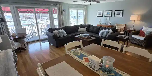 Image 3: Living Room