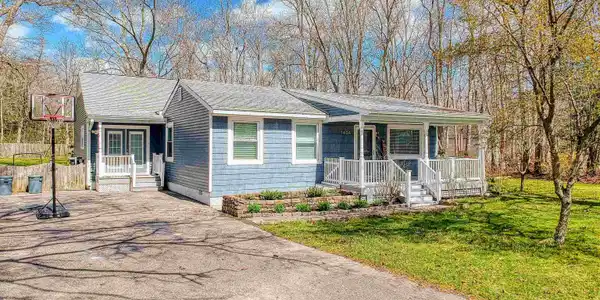 1404 Burleigh Road
