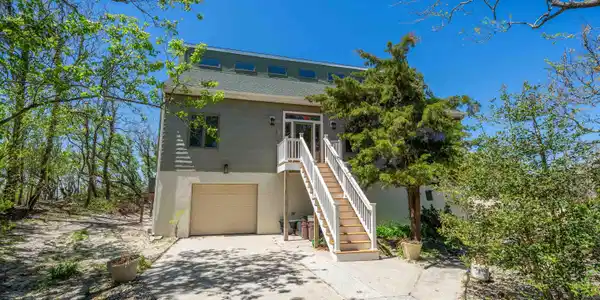 3401 Shore Drive