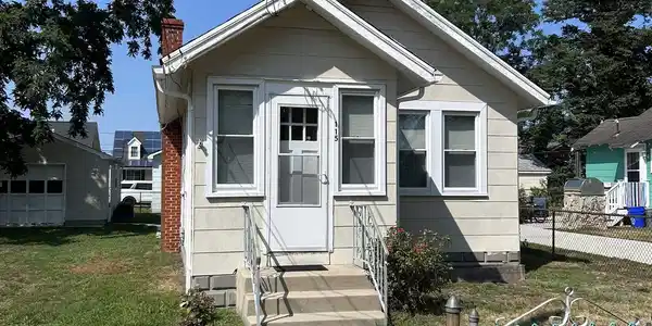 115 W Pacific Avenue
