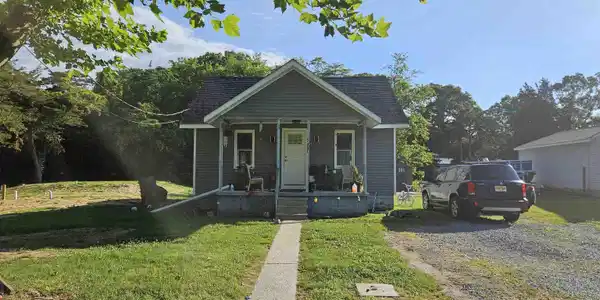 700 Poplar Avenue