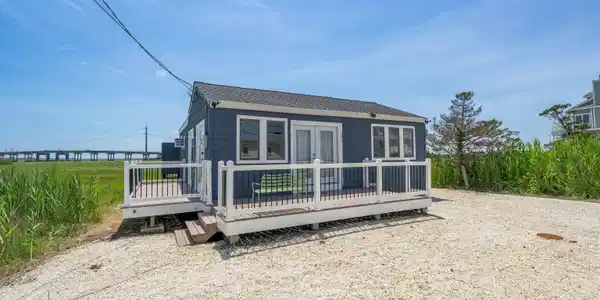 571 Avalon Boulevard