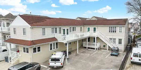 231 W Buttercup Road