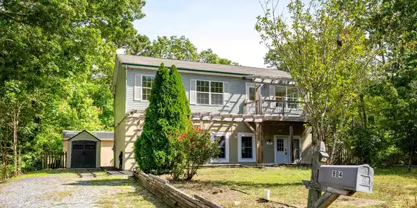 904 Garnet Street