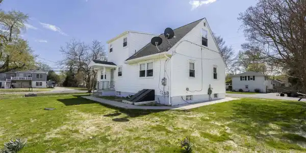 809 Walnut Street